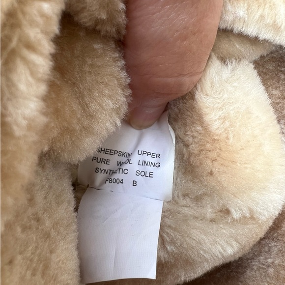 UGG 3 button Bailey pull on boot size W7 - Picture 6 of 11